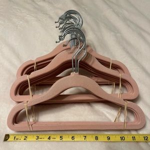 26 light pink children’s hangers